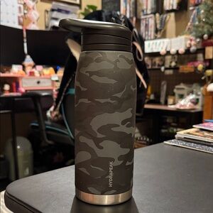 Hydrapeak Camo Insulated Travel Mug
